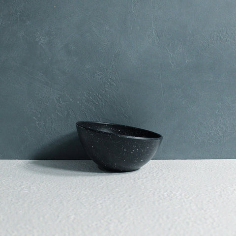 Curved Dessert Bowl (Black Granite)
